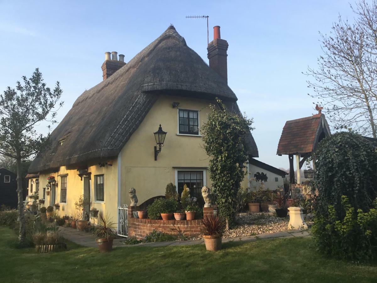 Ivy Todd Cottage Debden Exterior photo
