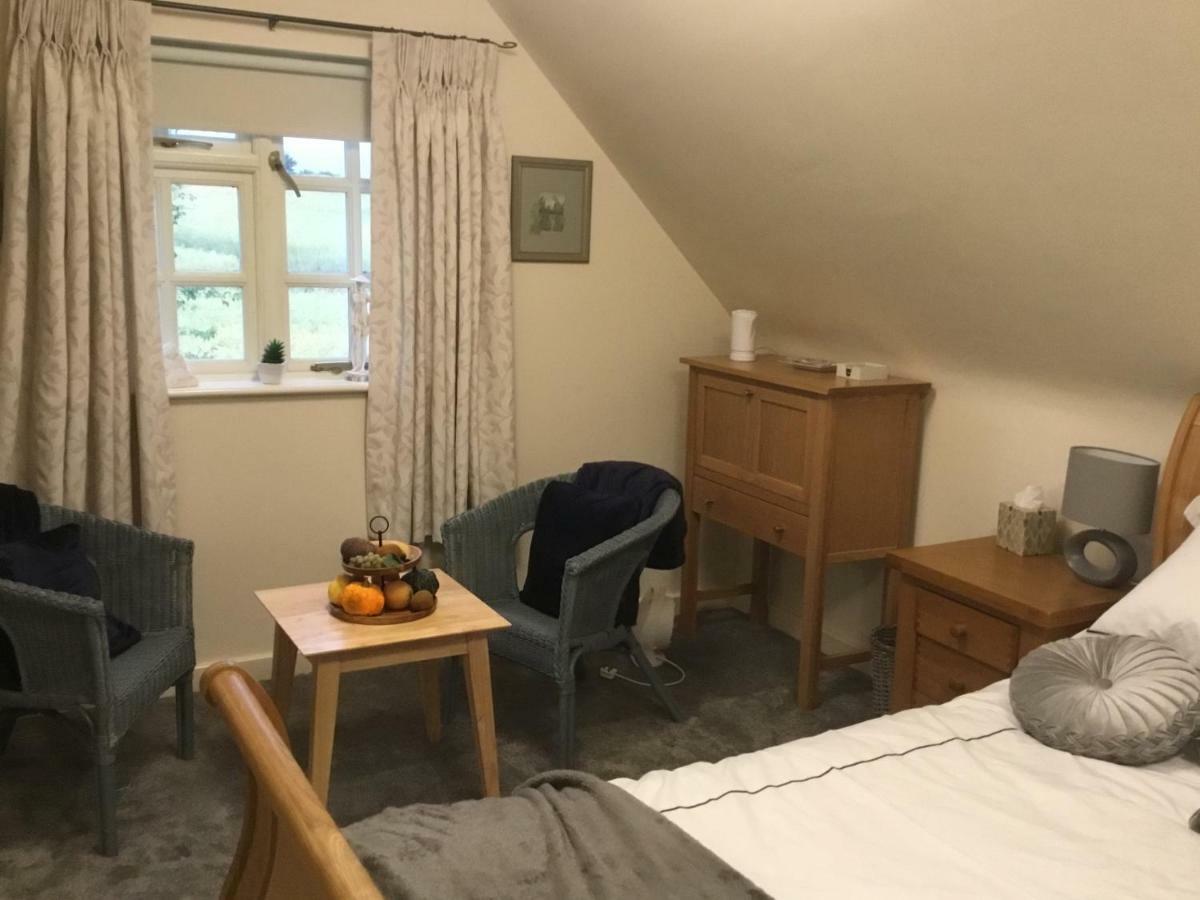 Ivy Todd Cottage Debden Room photo
